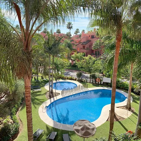 Salinas. For 4. Terrace/parking/pools/gym/4mins *