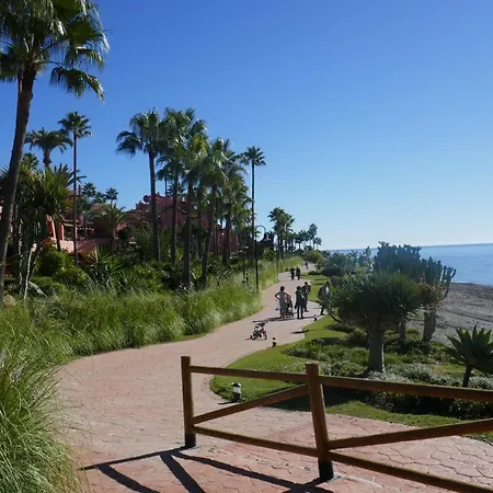 Salinas. For 4. Terrace/parking/pools/gym/4mins アパート *