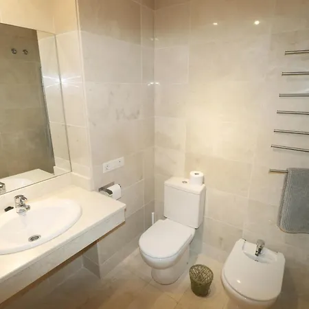 Salinas. For 4. Terrace/parking/pools/gym/4mins * エステポナ