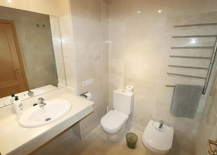 Salinas. For 4. Terrace/parking/pools/gym/4mins * Estepona