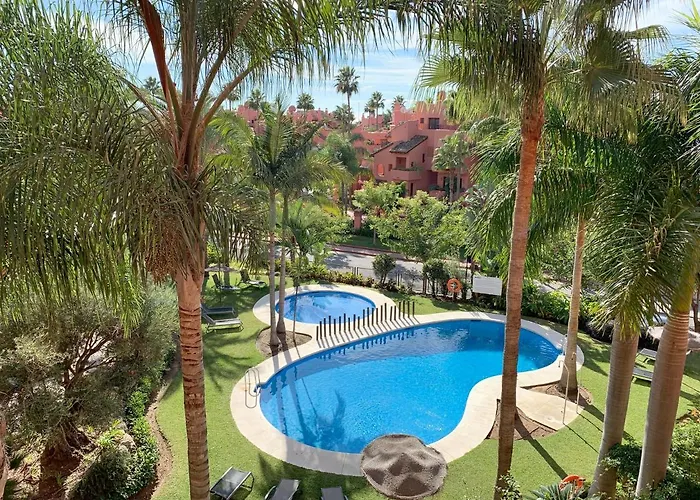 Salinas. For 4. Terrace/parking/pools/gym/4mins *