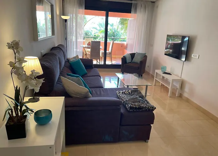 Salinas. For 4. Terrace/parking/pools/gym/4mins * Estepona