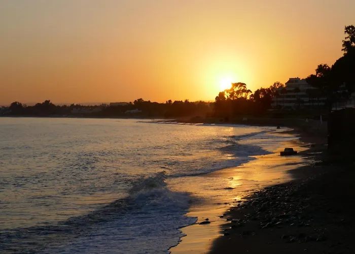 Salinas. For 4. Terrace/parking/pools/gym/4mins Estepona