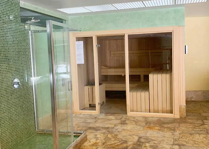 Salinas. For 4. Terrace/parking/pools/gym/4mins 아파트