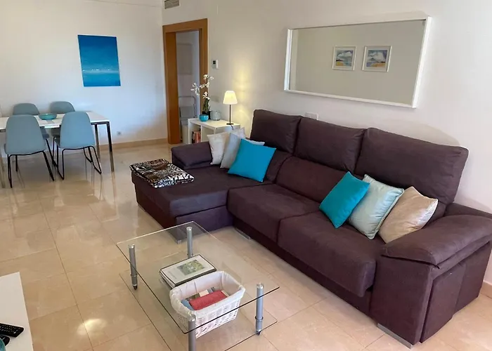 Lägenhet Salinas. For 4. Terrace/parking/pools/gym/4mins *