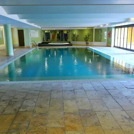 Salinas. For 4. Terrace/parking/pools/gym/4mins شقة إِستيبونا