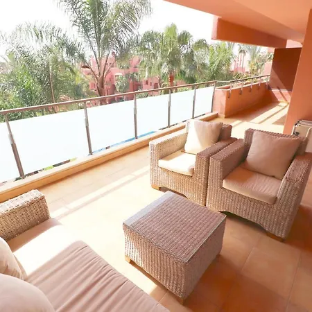 Salinas. For 4. Terrace/parking/pools/gym/4mins شقة *