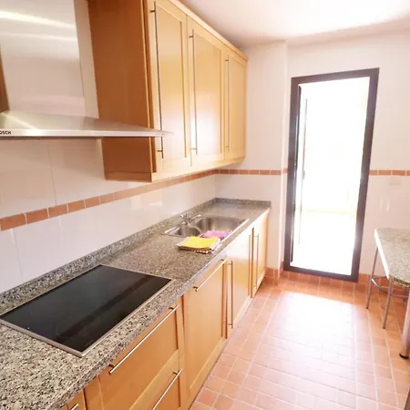 Salinas. For 4. Terrace/parking/pools/gym/4mins شقة *
