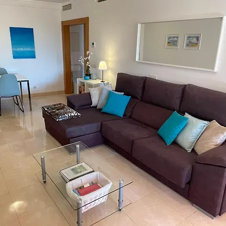 شقة Salinas. For 4. Terrace/parking/pools/gym/4mins *
