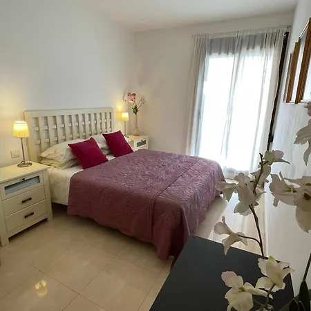 شقة Salinas. For 4. Terrace/parking/pools/gym/4mins